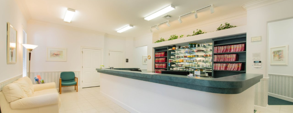 front_desk4_ front_desk4_